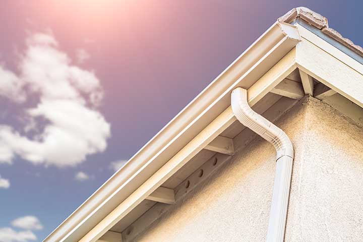 Service Gutter Cleaning & Brightening